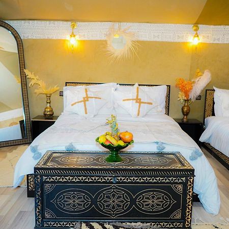 Young Luxury Camp Merzouga Eksteriør billede