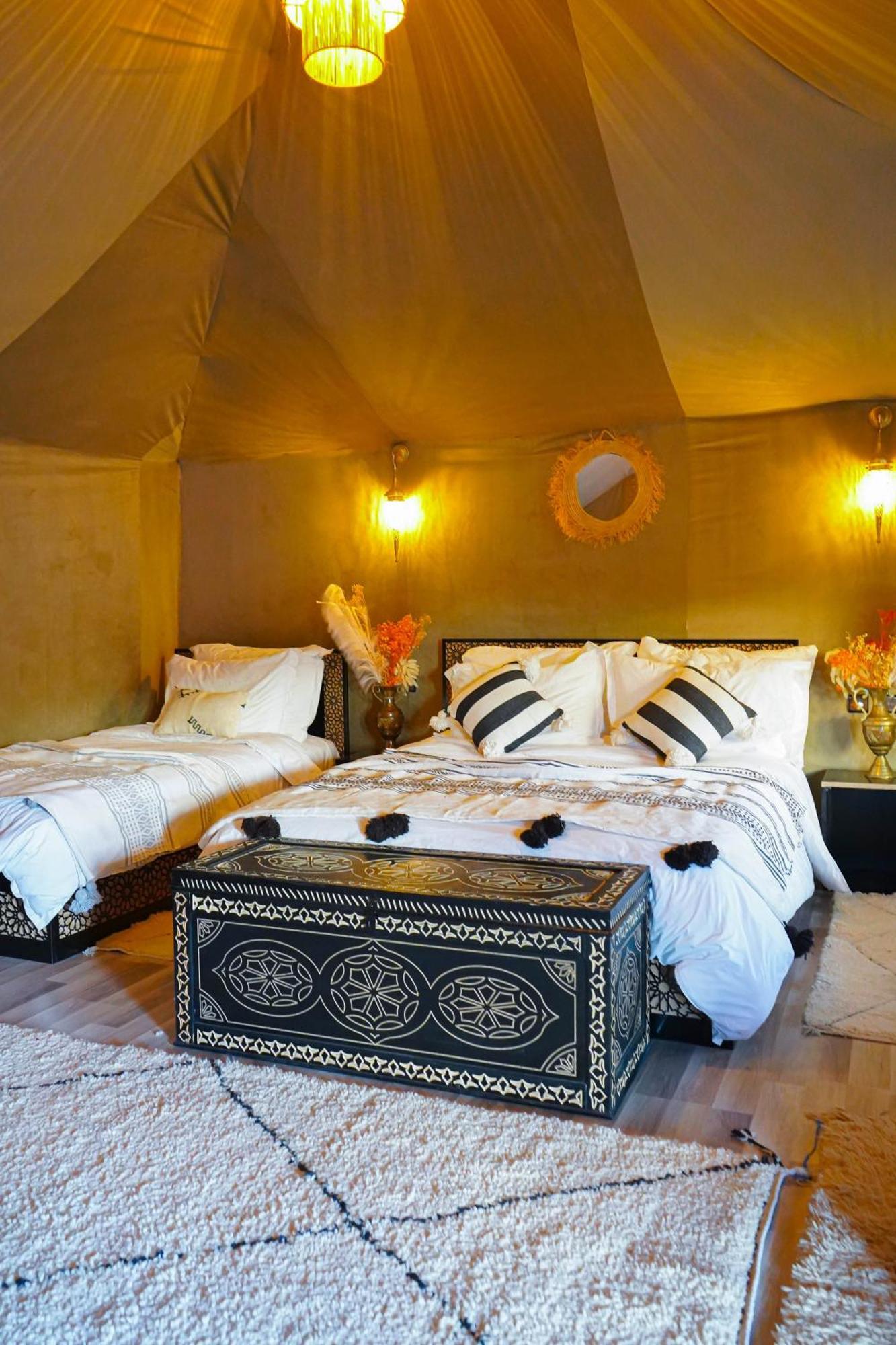 Young Luxury Camp Merzouga Eksteriør billede