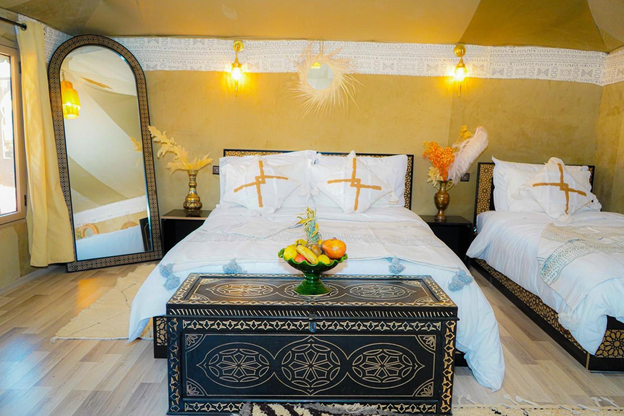 Young Luxury Camp Merzouga Eksteriør billede