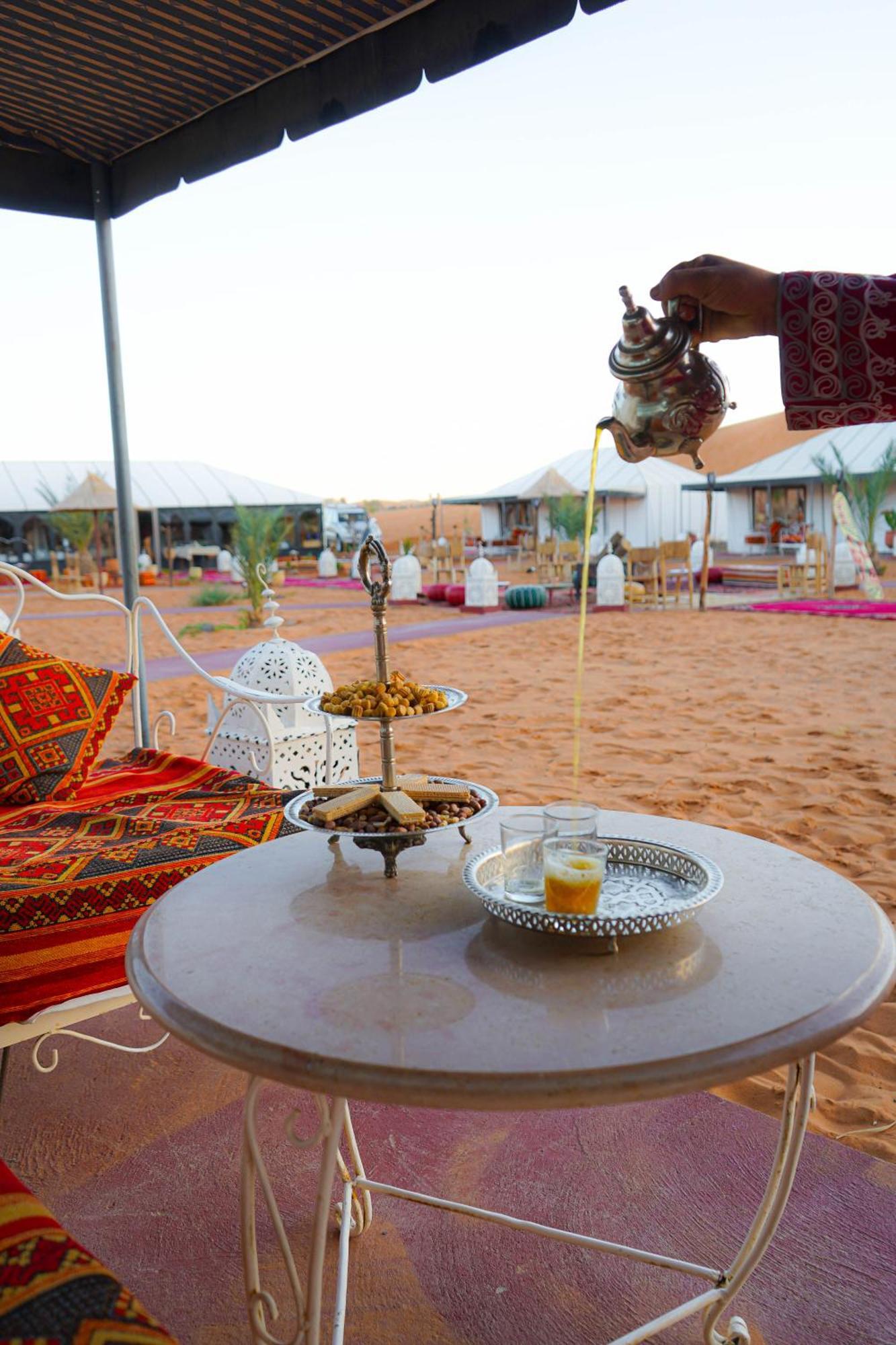 Young Luxury Camp Merzouga Eksteriør billede
