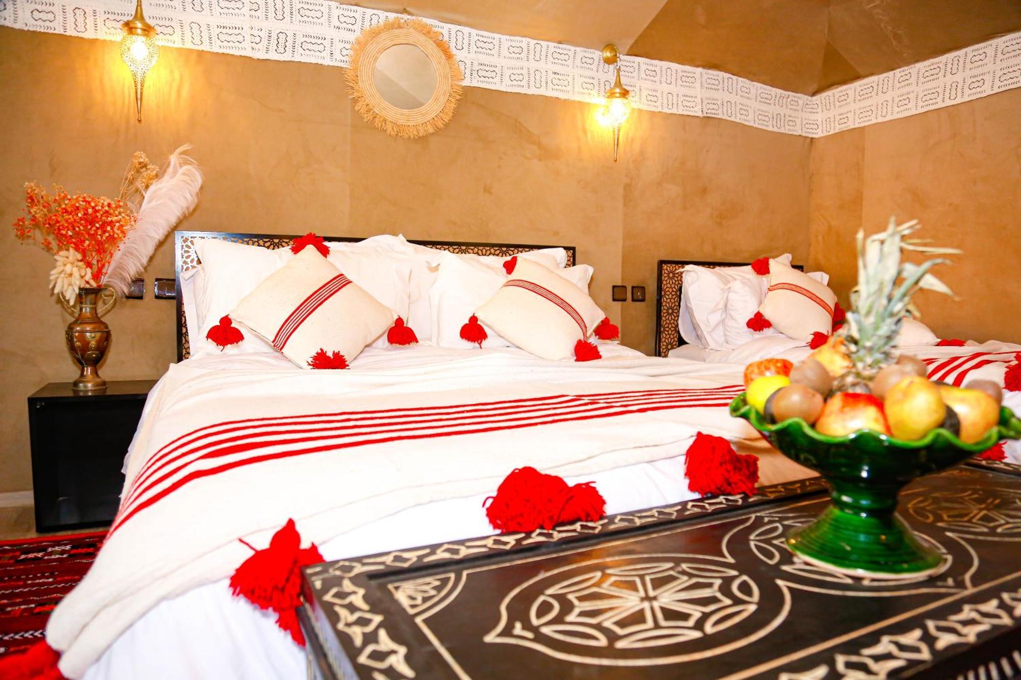Young Luxury Camp Merzouga Eksteriør billede